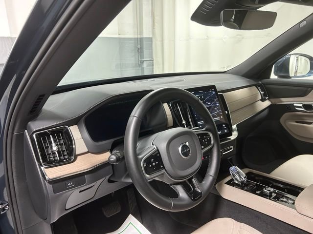 Used 2025 Volvo XC90 B5 Plus AWD/4WD image 12