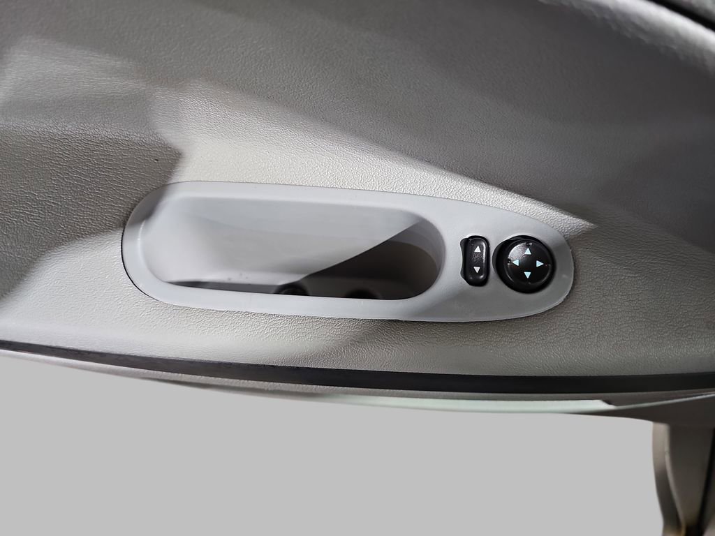 Used 2008 Chevrolet HHR LS image 31