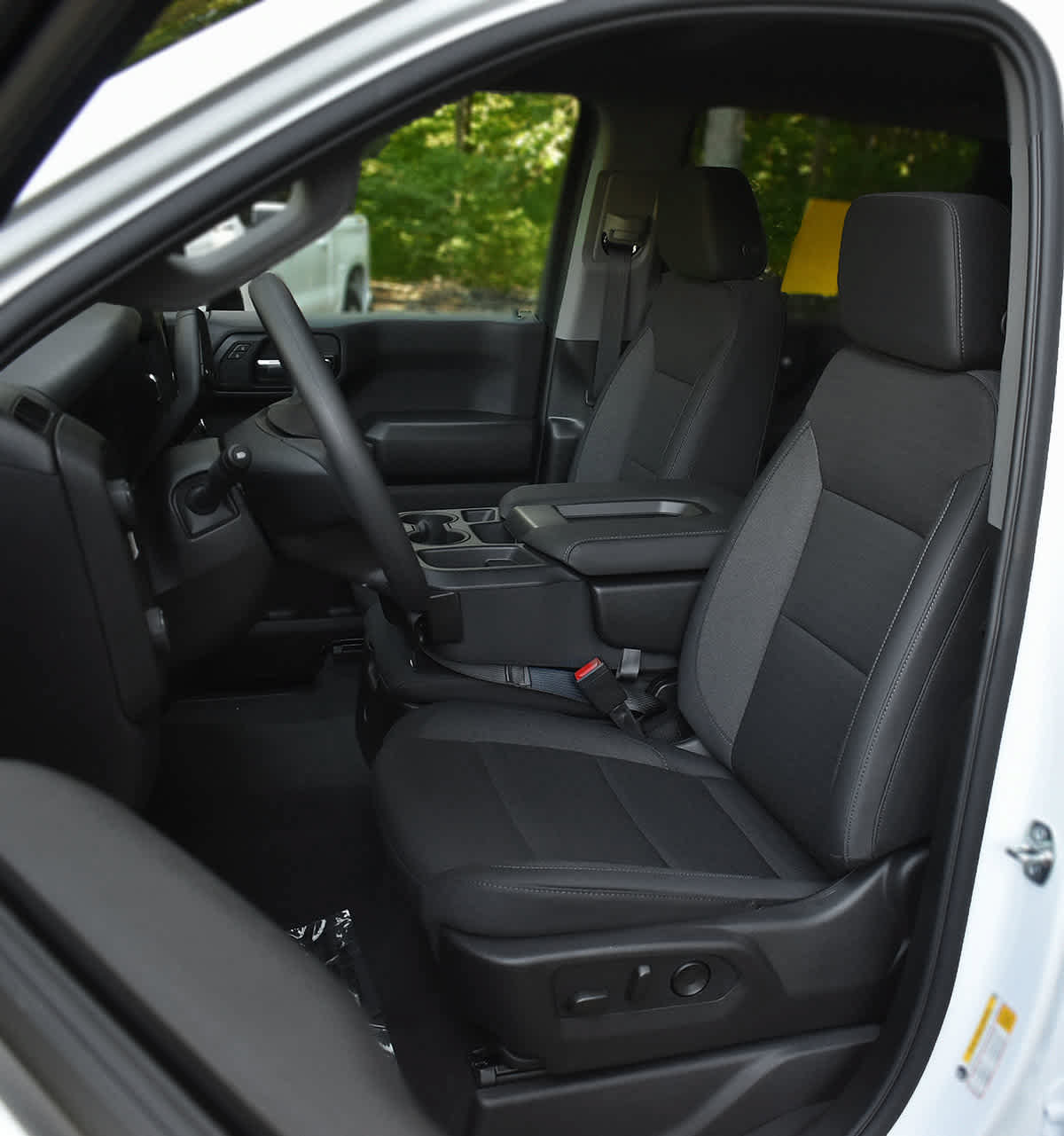 New 2026 Chevrolet Silverado 1500 Custom w/ Turbomax Blackout Package AWD/4WD image 9