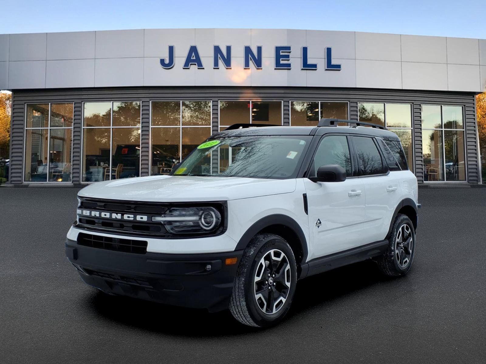 Used 2022 Ford Bronco Sport Outer Banks w/ Tech Package AWD/4WD image 1