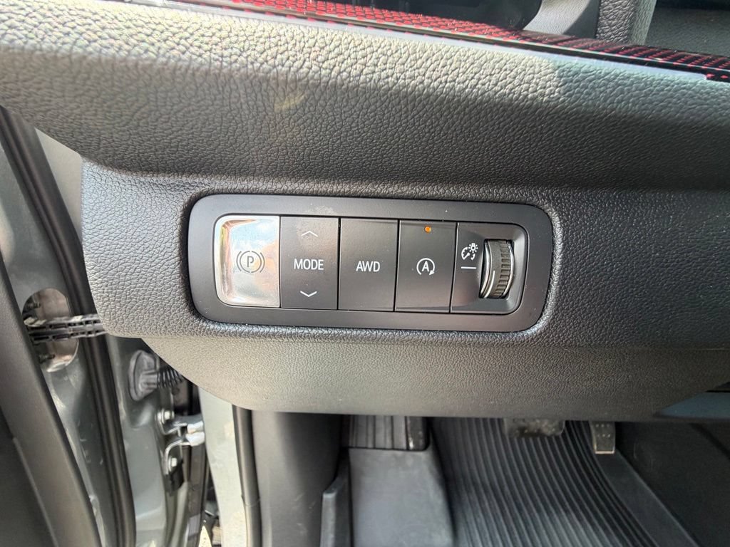 Used 2024 Chevrolet Traverse RS w/ LPO, Floor Liner Package AWD/4WD image 4