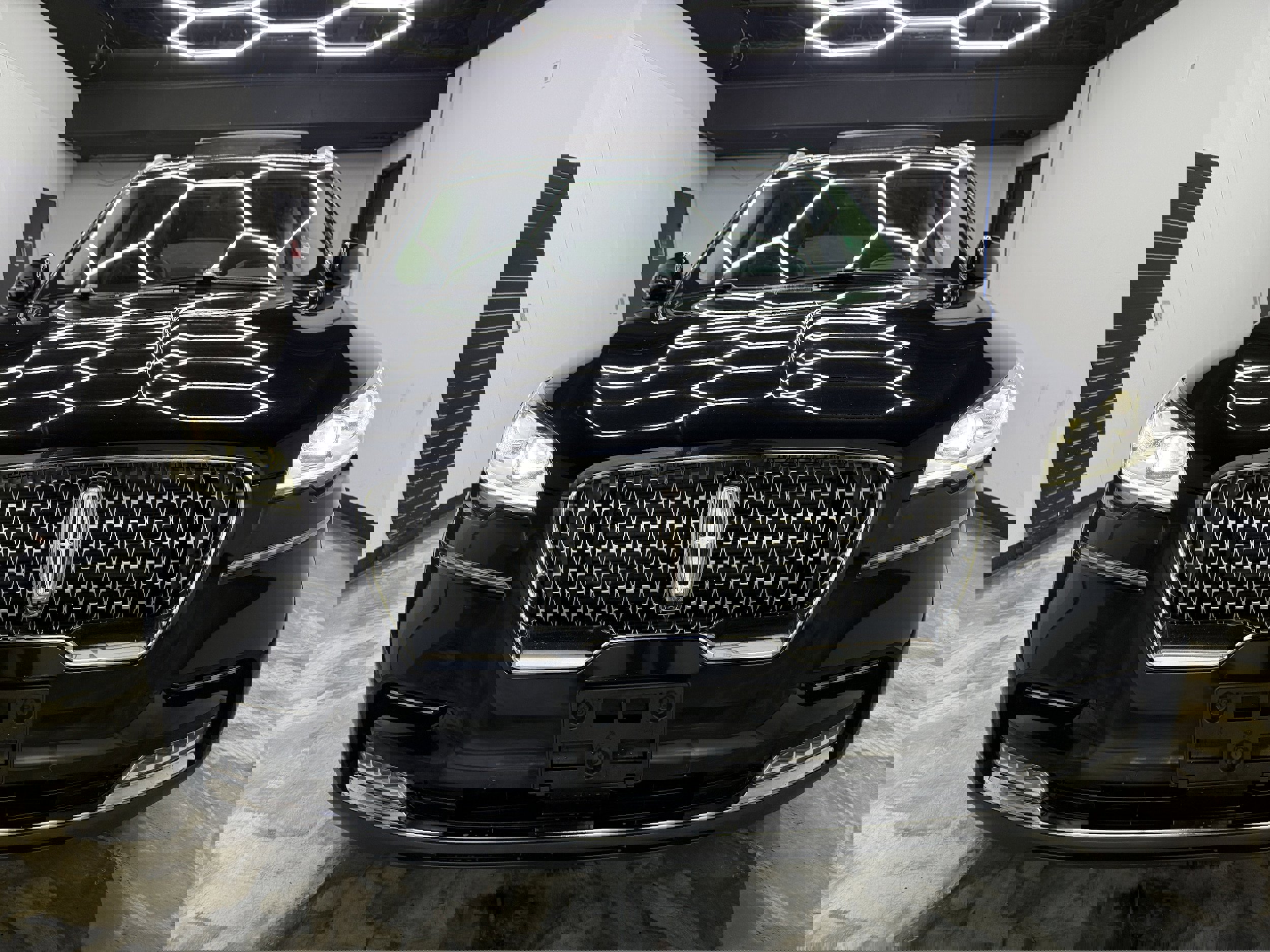 Used 2020 Lincoln Aviator Reserve w/ Equipment Group 201A image 7