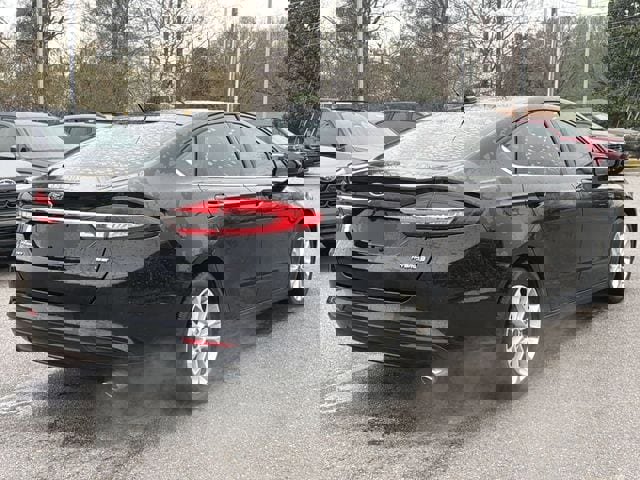 Used 2018 Ford Fusion SE image 3