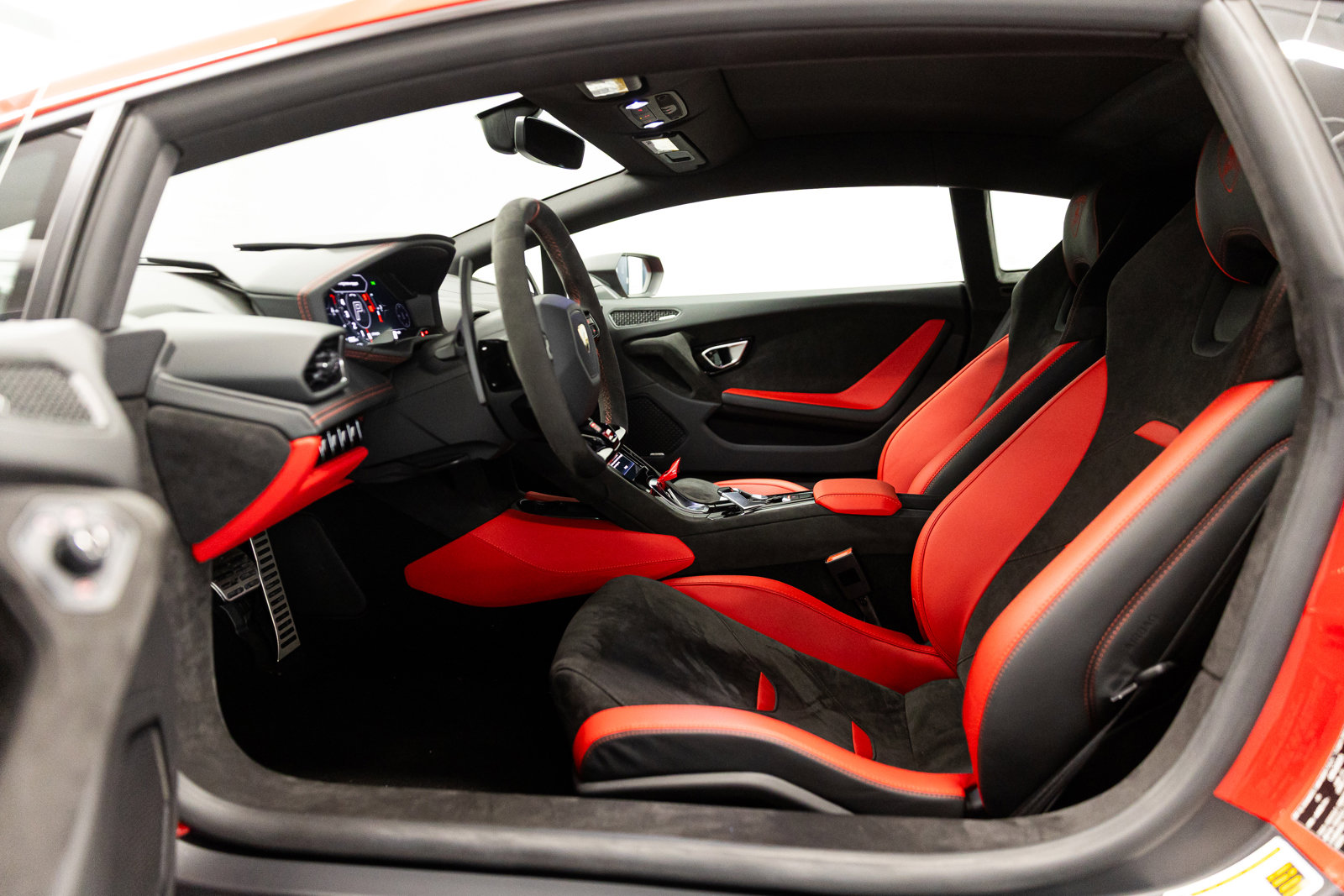 Used 2023 Lamborghini Huracan Sterrato image 28