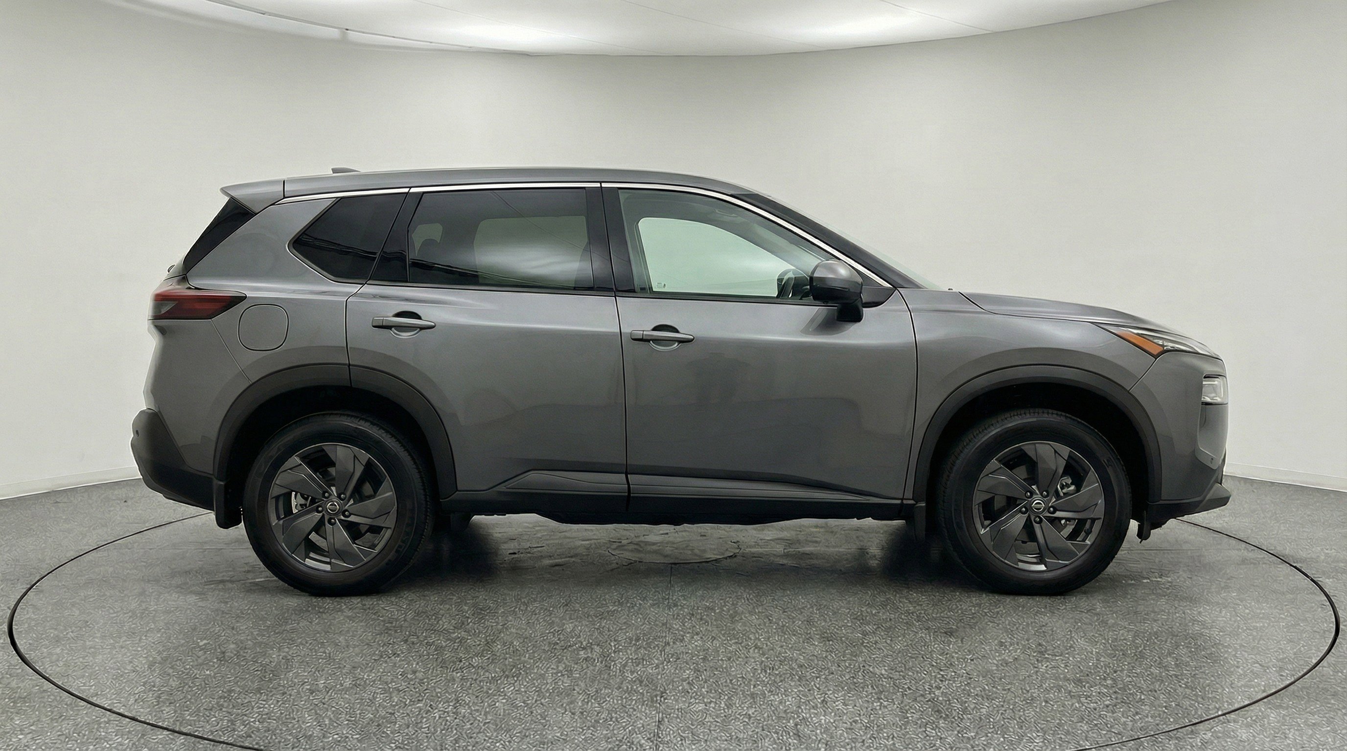 Used 2025 Nissan Rogue SV AWD/4WD image 11