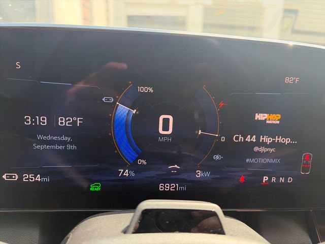 Used 2024 Chevrolet Equinox EV RS FWD image 15