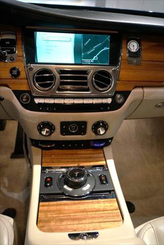 Used 2015 Rolls-Royce Wraith image 10