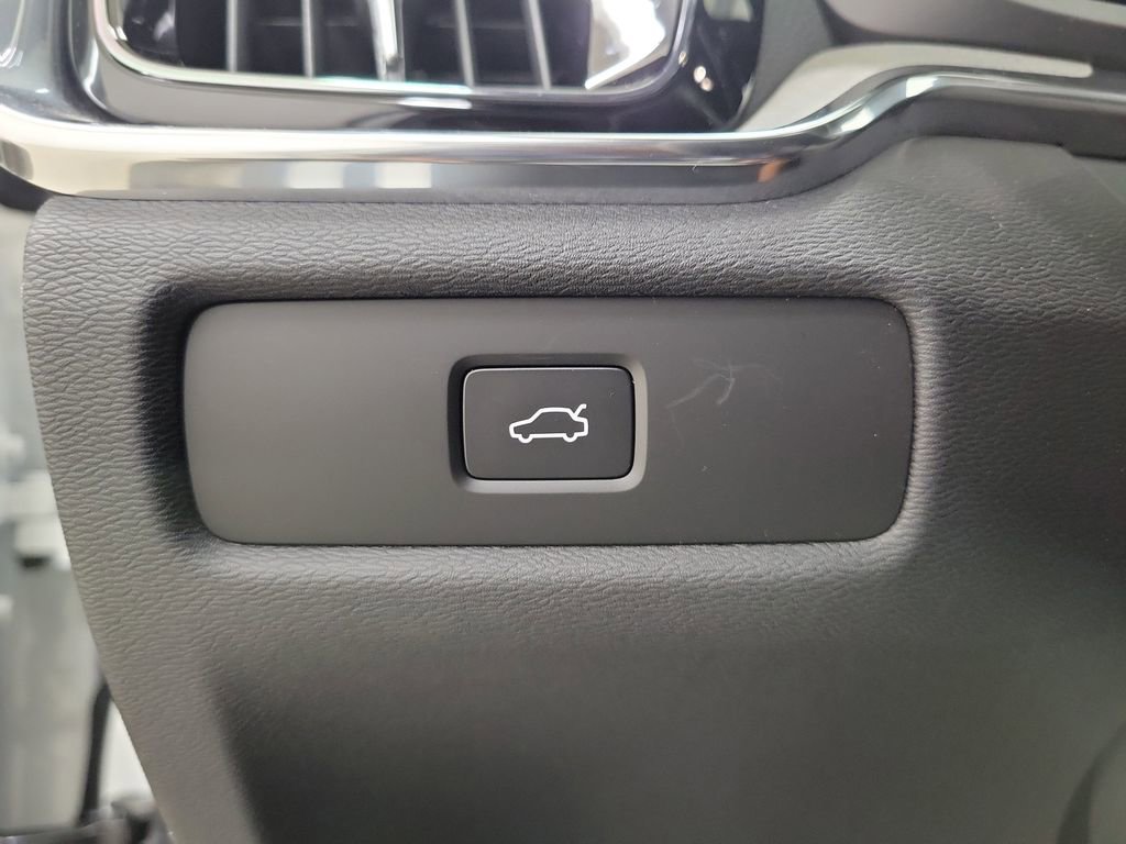 New 2026 Volvo V60 B5 Cross Country Ultra w/ Protection Package Premier AWD/4WD image 33