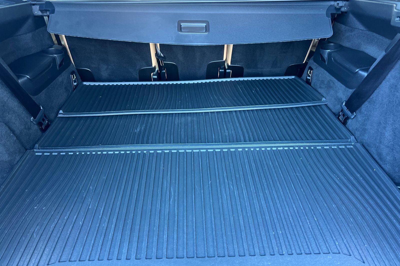 Used 2016 Volvo XC90 T6 Momentum w/ Protection Package Plus image 15