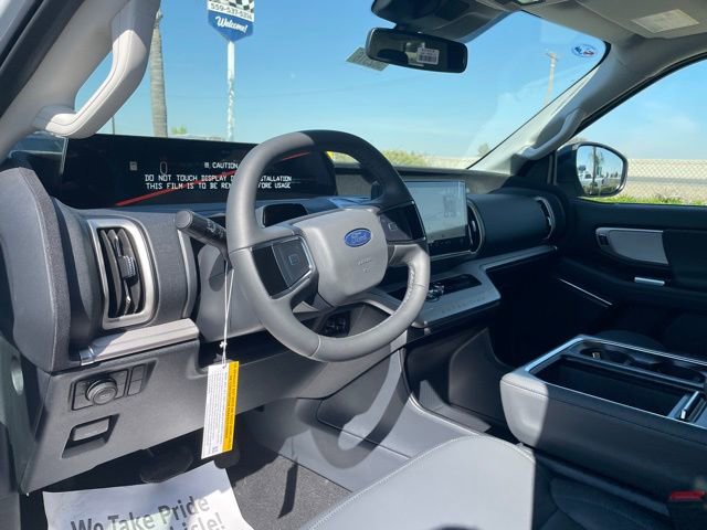 New 2026 Ford Expedition Active image 9