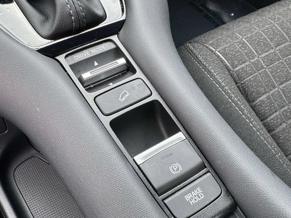 Certified 2026 Honda HR-V LX image 28