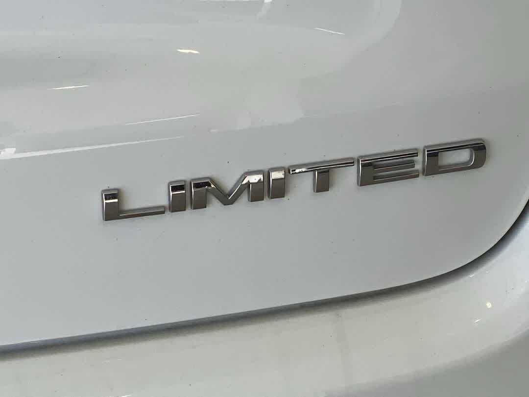 Used 2025 Jeep Compass Limited AWD/4WD image 12