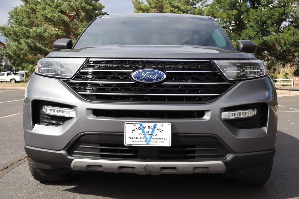 Used 2021 Ford Explorer XLT w/ Equipment Group 202A AWD/4WD image 12