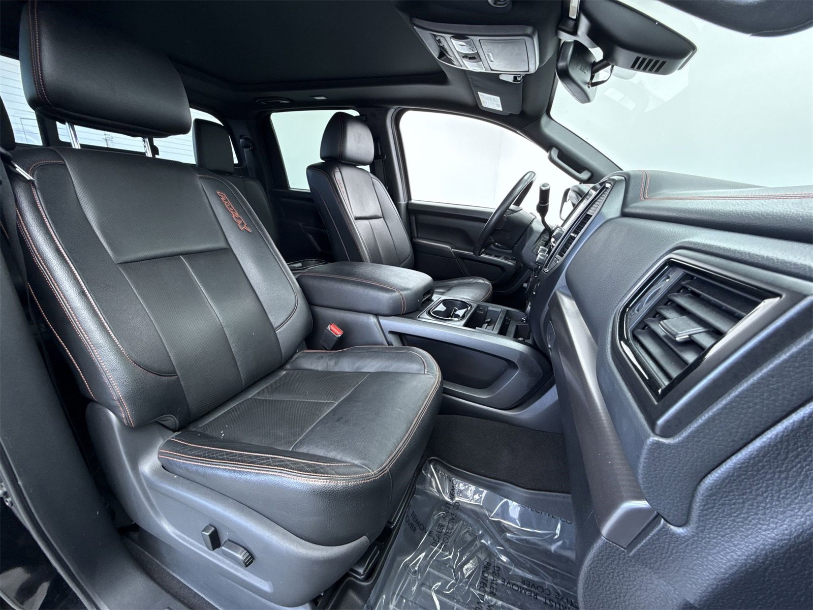 Used 2020 Nissan Titan PRO-4X w/ Pro-4x Convenience Package image 13