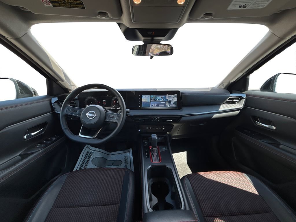 Used 2025 Nissan Kicks SR image 16