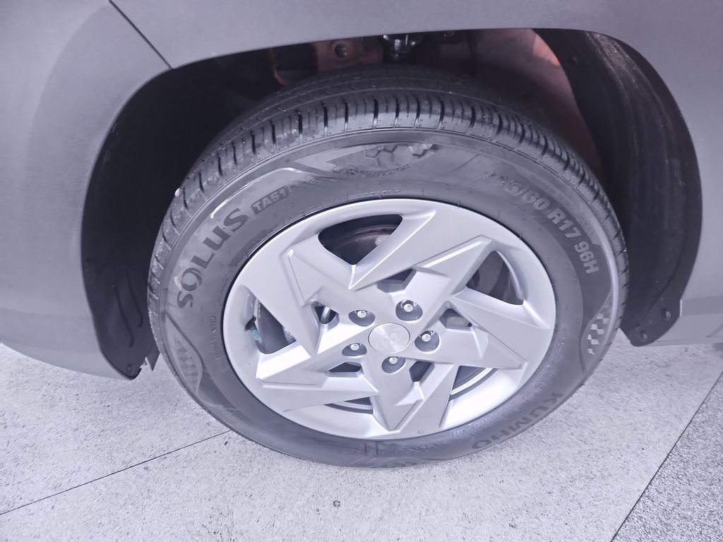Used 2025 Hyundai Kona SE image 10