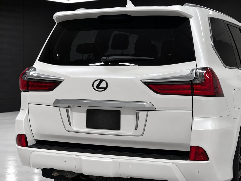 Used 2020 Lexus LX 570 4WD w/ Luxury Package image 7