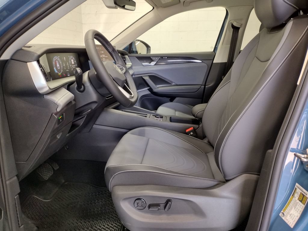 New 2026 Volkswagen Tiguan SE AWD/4WD image 23