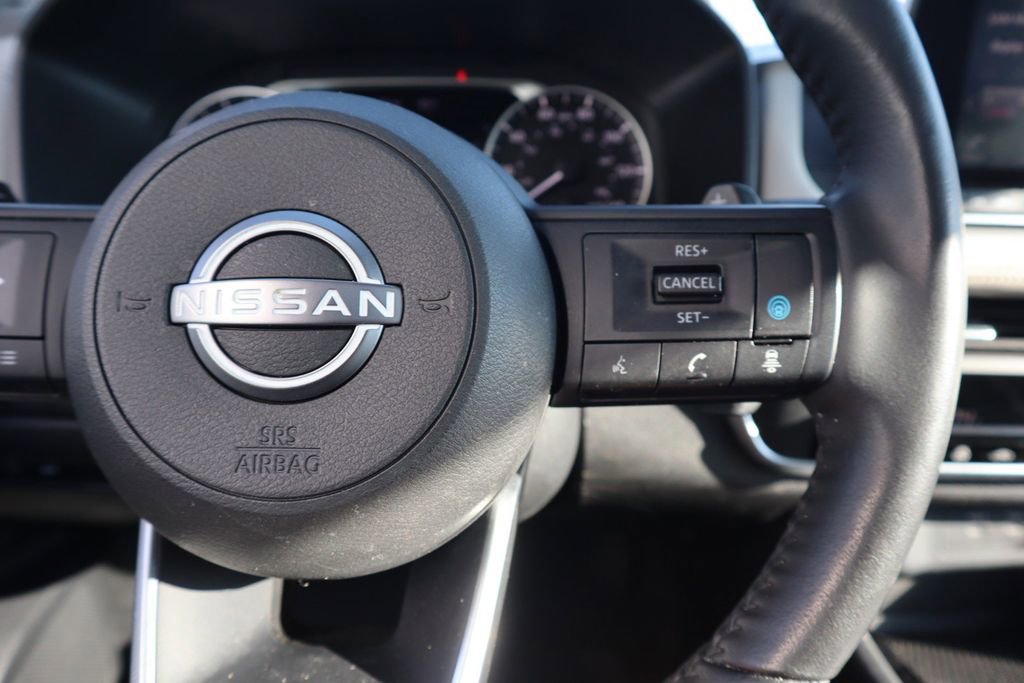 Used 2024 Nissan Rogue SV w/ SV Premium Package image 17
