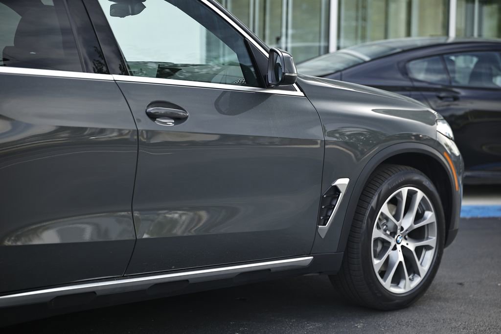 New 2026 BMW X5 xDrive40i w/ Premium Package image 8