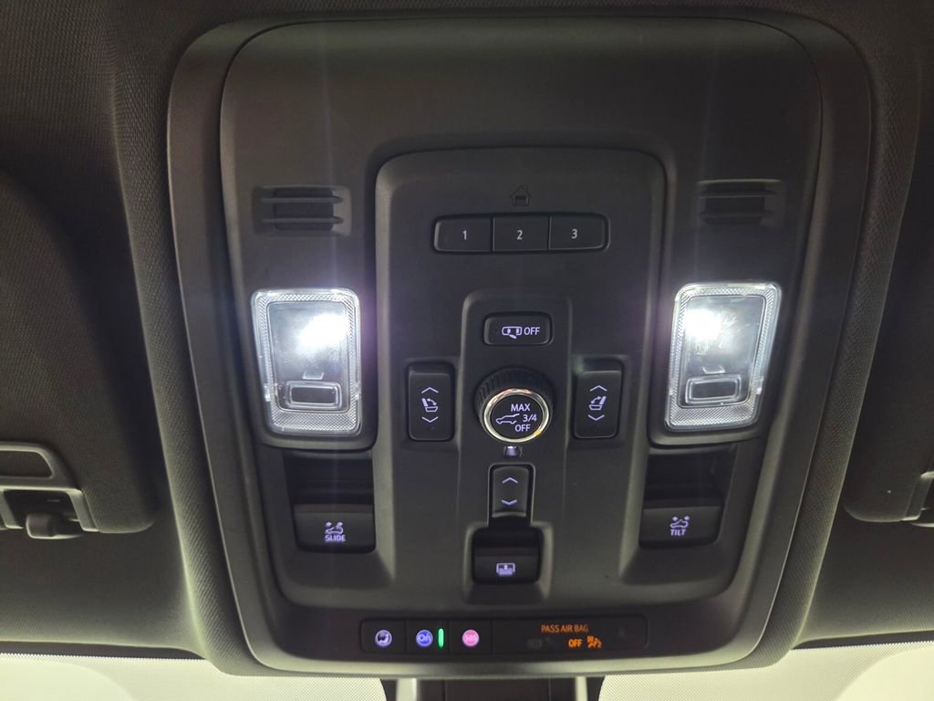 Used 2021 GMC Yukon SLT w/ SLT Premium Package image 21