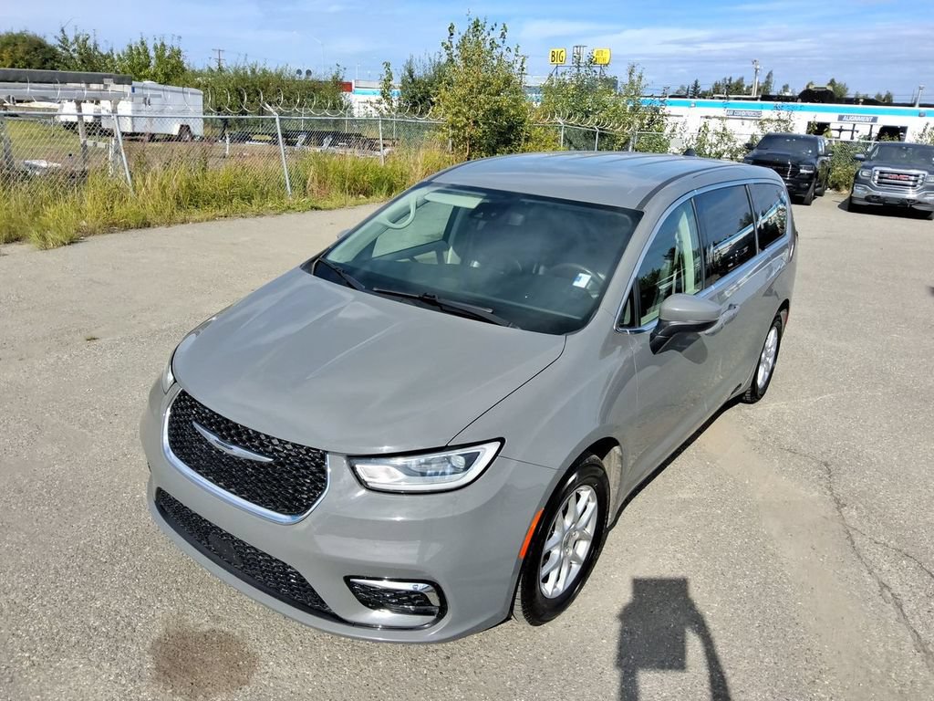 Certified 2023 Chrysler Pacifica Touring-L