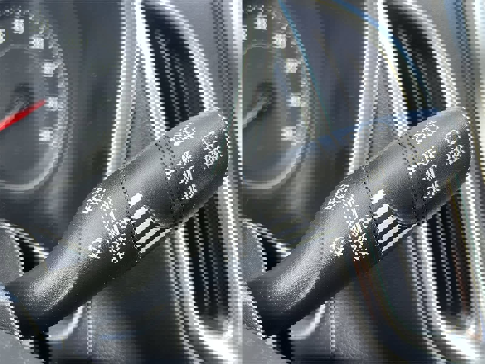 Used 2019 Chevrolet Equinox LT w/ Driver Convenience Package image 25