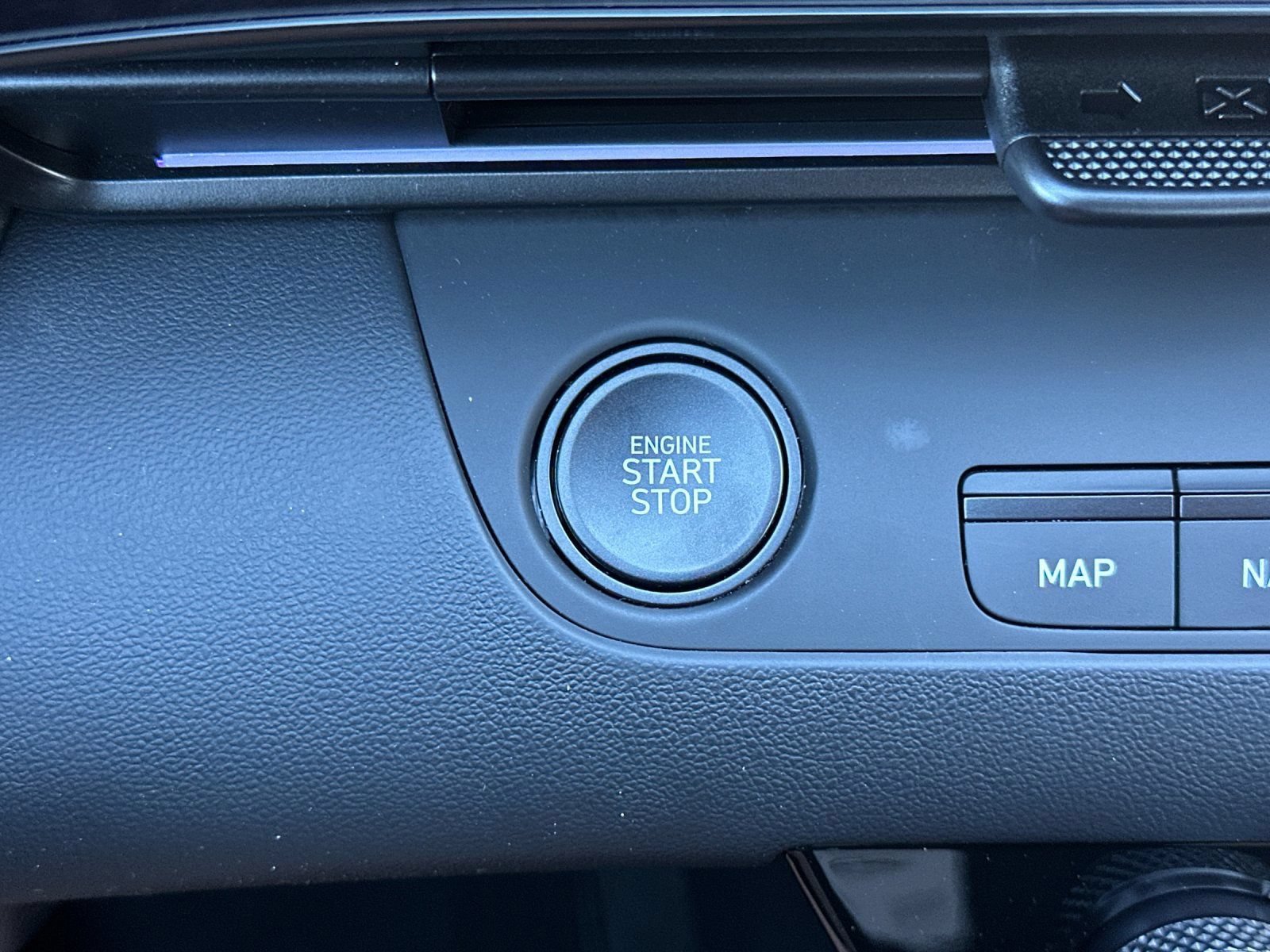 Certified 2025 Hyundai Elantra SEL FWD image 23