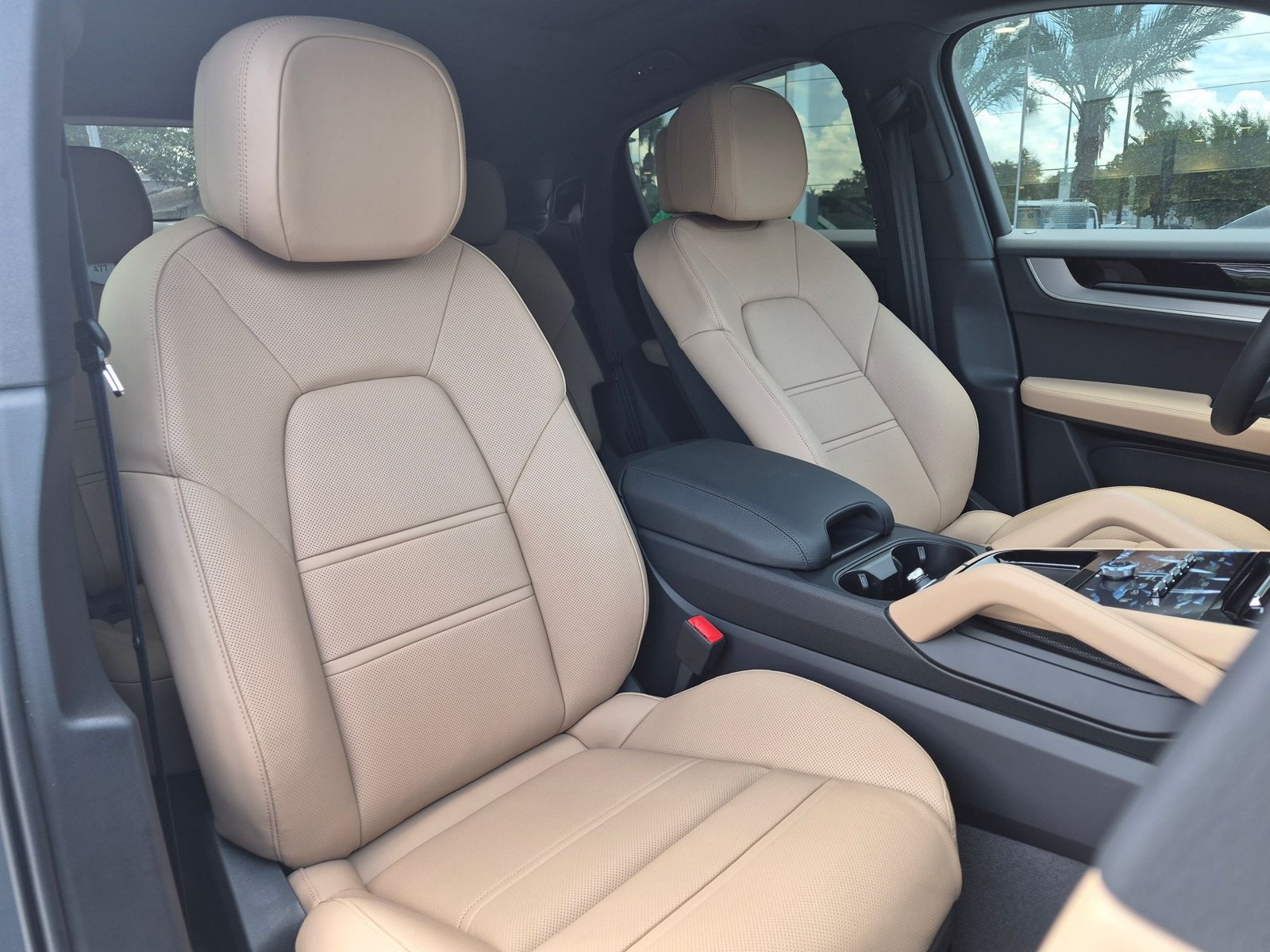 New 2026 Porsche Cayenne Coupe AWD/4WD image 26