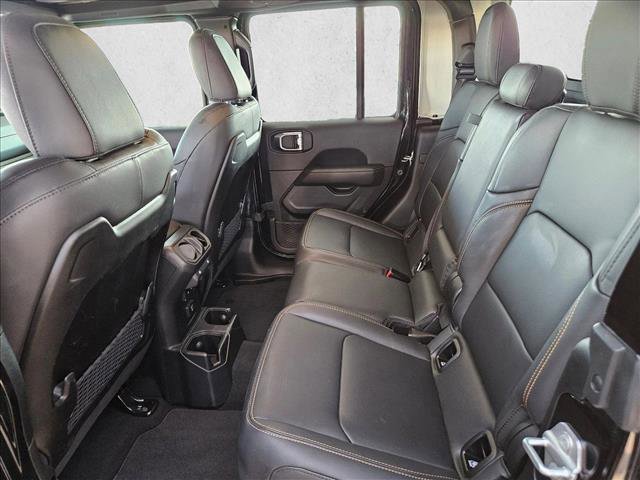 Used 2025 Jeep Gladiator Sport image 21