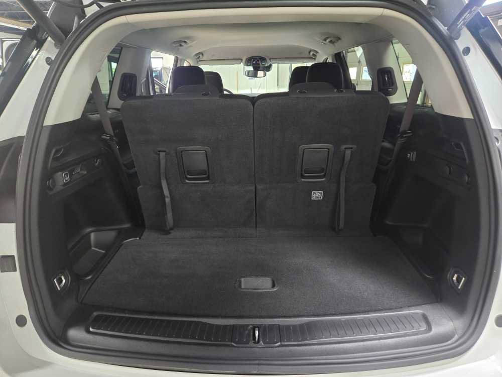 Certified 2023 Jeep Grand Cherokee L Laredo w/ Luxury Tech Group I image 13