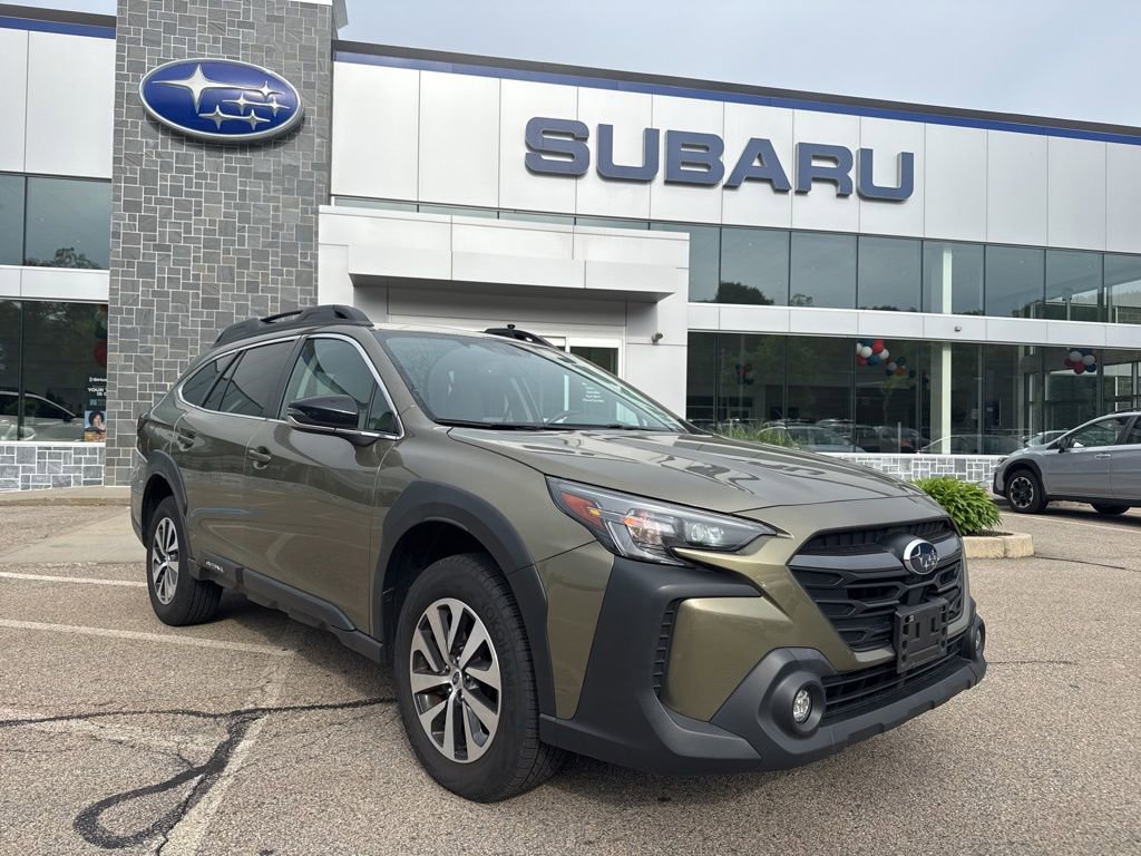 Used 2024 Subaru Outback Premium AWD/4WD image 1