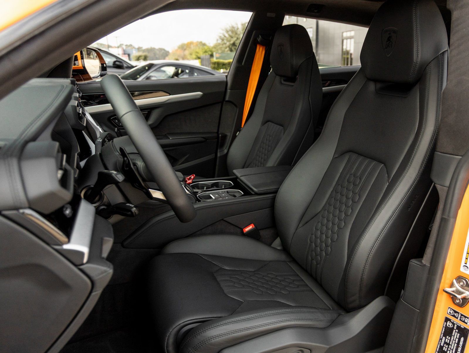 Used 2025 Lamborghini Urus SE image 20