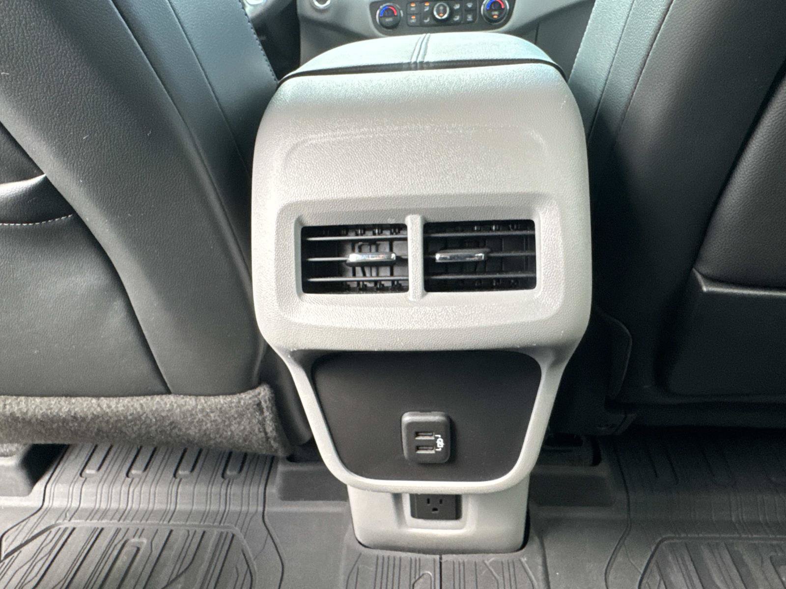 Used 2022 GMC Terrain SLT w/ LPO, Floor Liner Package FWD image 18
