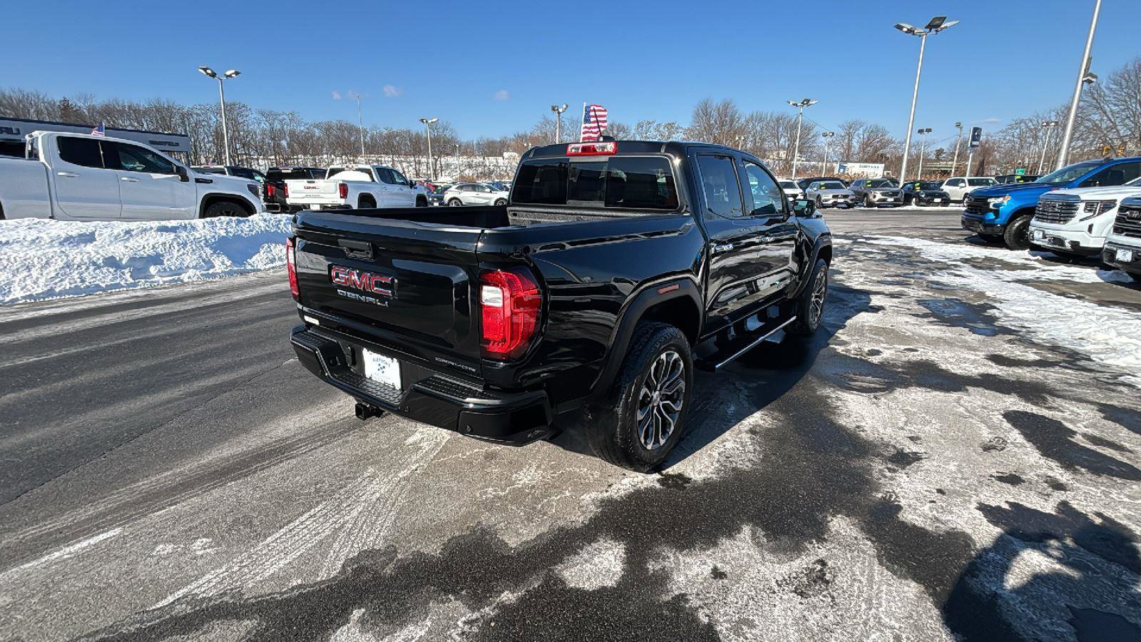 Used 2023 GMC Canyon Denali image 7