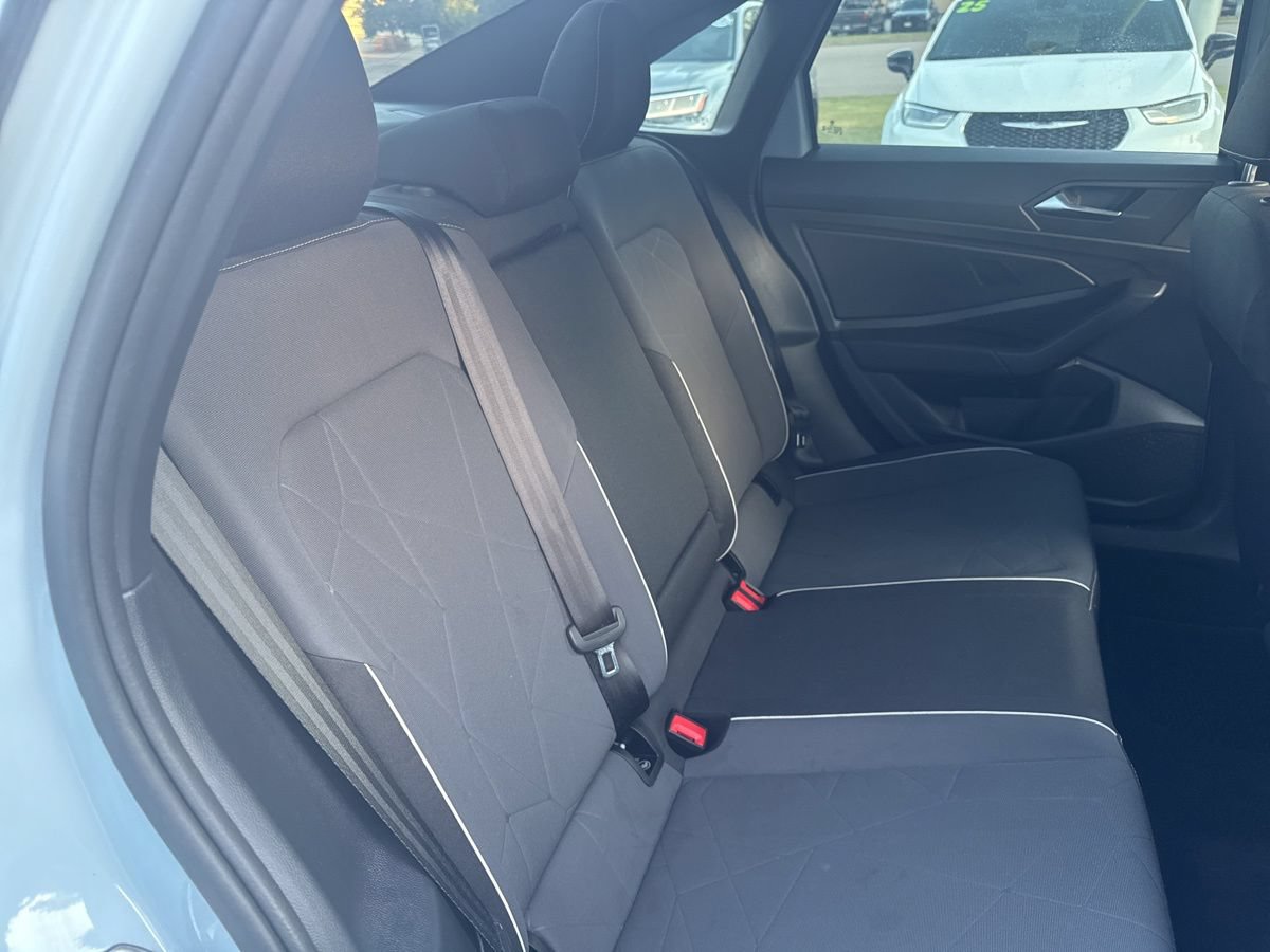 Used 2025 Volkswagen Jetta Sport FWD image 41
