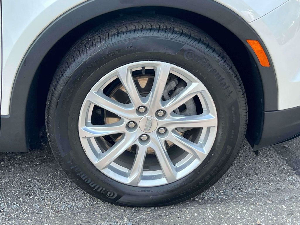 Used 2023 Cadillac XT4 Luxury w/ Cold Weather Package AWD/4WD image 8