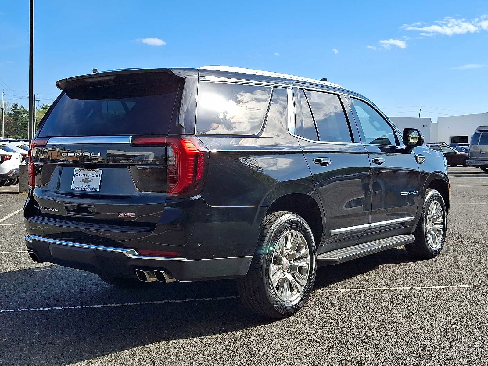 Used 2025 GMC Yukon Denali image 7