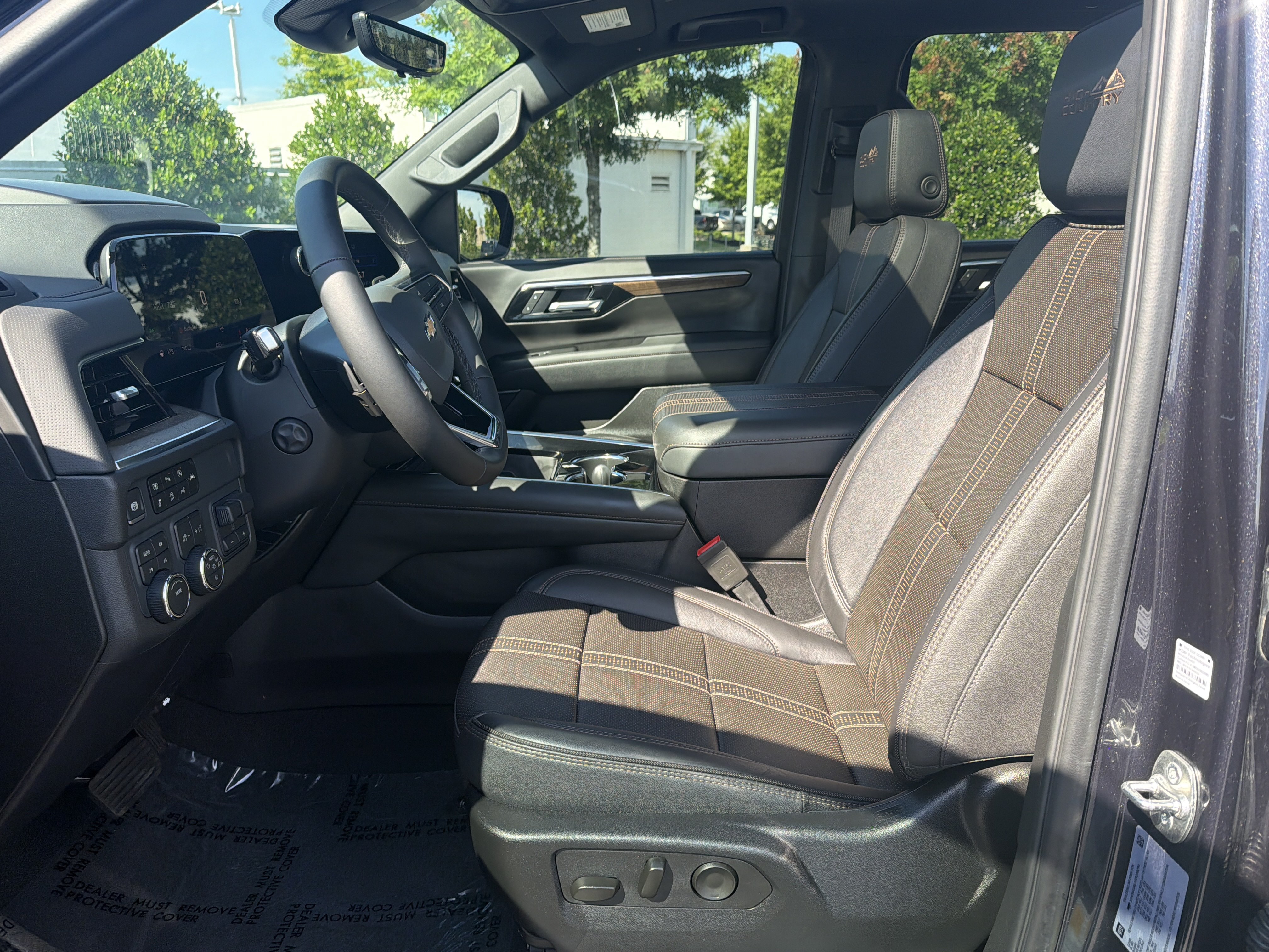Used 2025 Chevrolet Suburban High Country w/ Sun And Tow Package AWD/4WD image 24