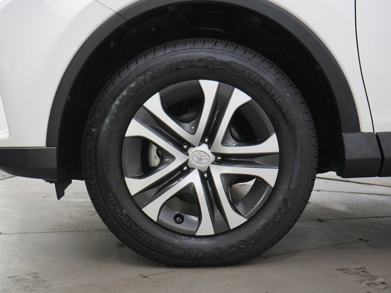 Used 2016 Toyota RAV4 LE AWD/4WD image 26