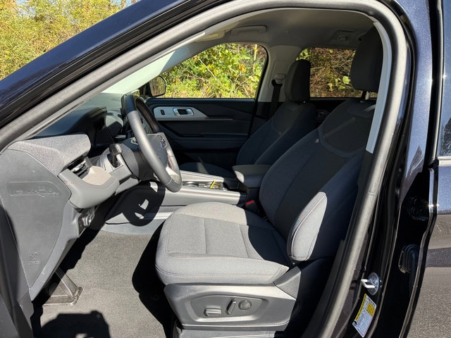 Used 2025 Ford Explorer Active image 11