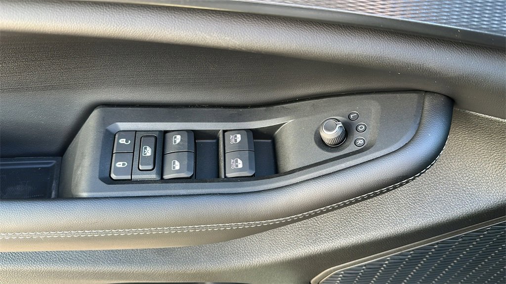 New 2025 Jeep Grand Cherokee Laredo X w/ Luxury Tech Group I image 12