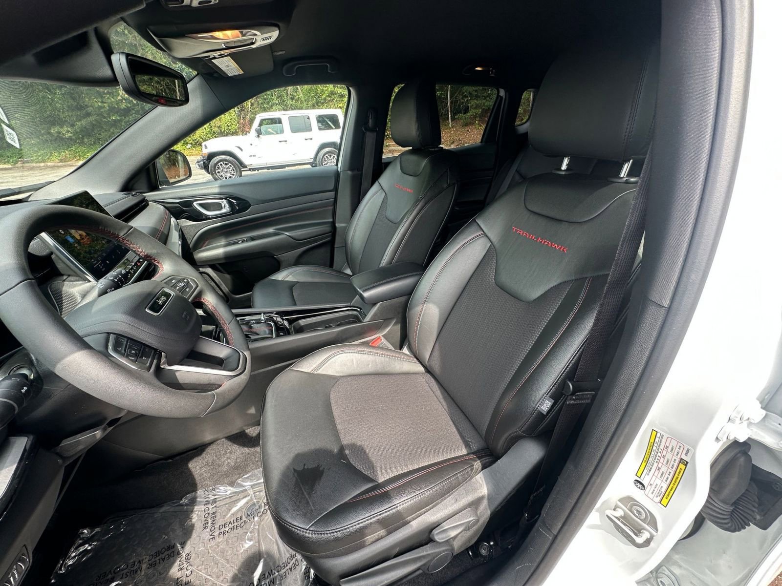 Used 2025 Jeep Compass Trailhawk image 36