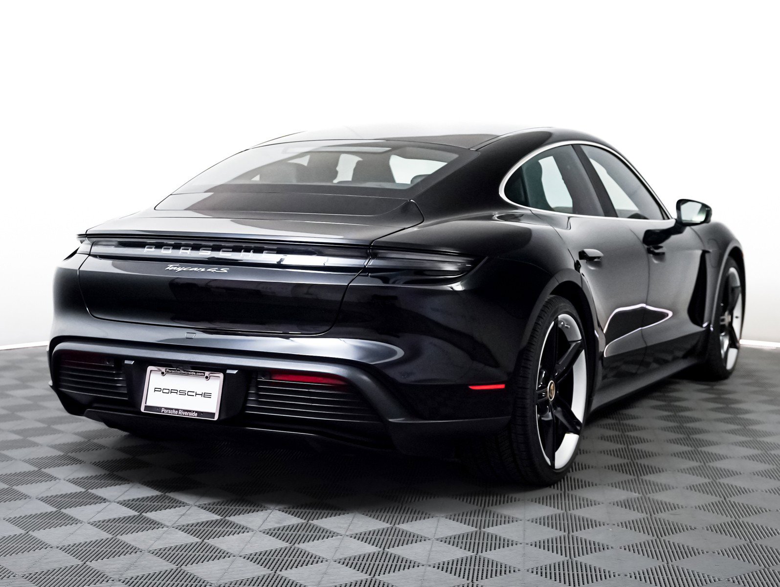 Certified 2022 Porsche Taycan 4S image 10