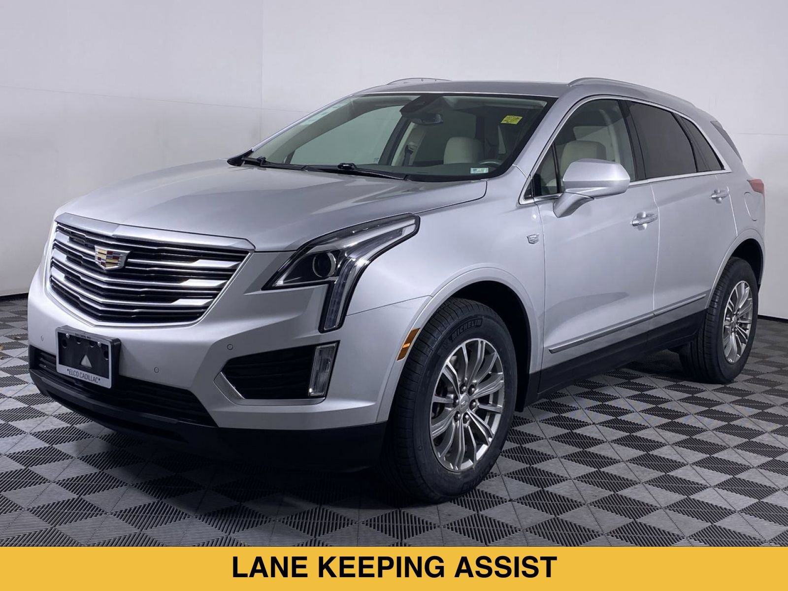 Certified 2017 Cadillac XT5 Luxury w/ Driver Awareness Package FWD image 34