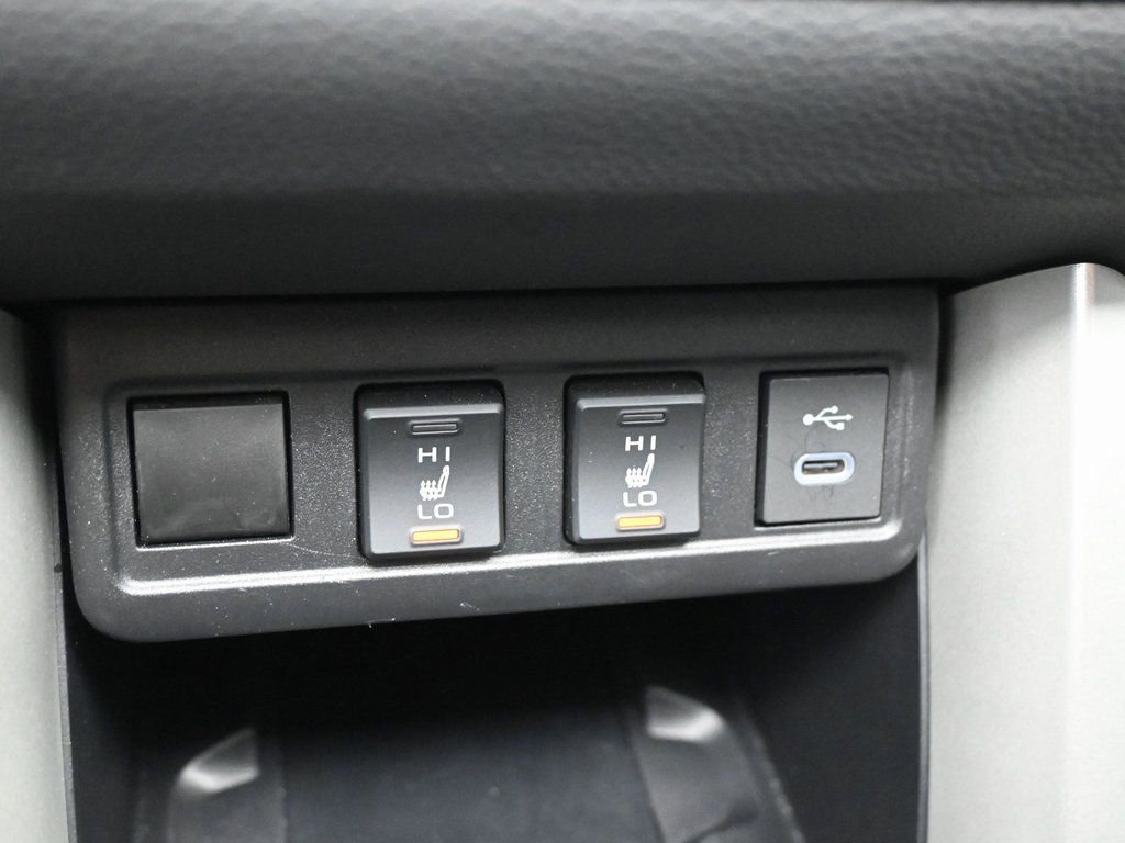 Used 2025 Toyota Corolla Cross XLE w/ Convenience Package FWD image 13
