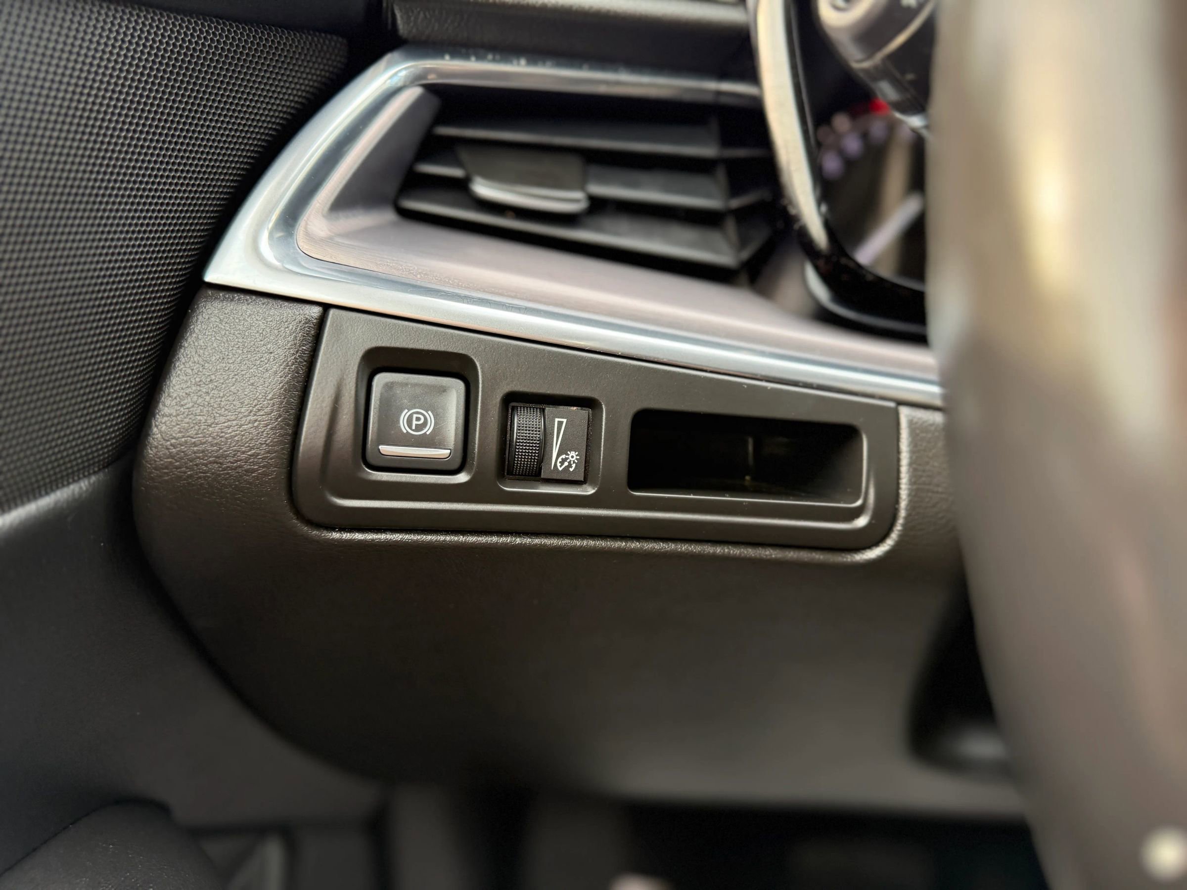 Used 2018 Cadillac XT5 Premium Luxury AWD/4WD image 27