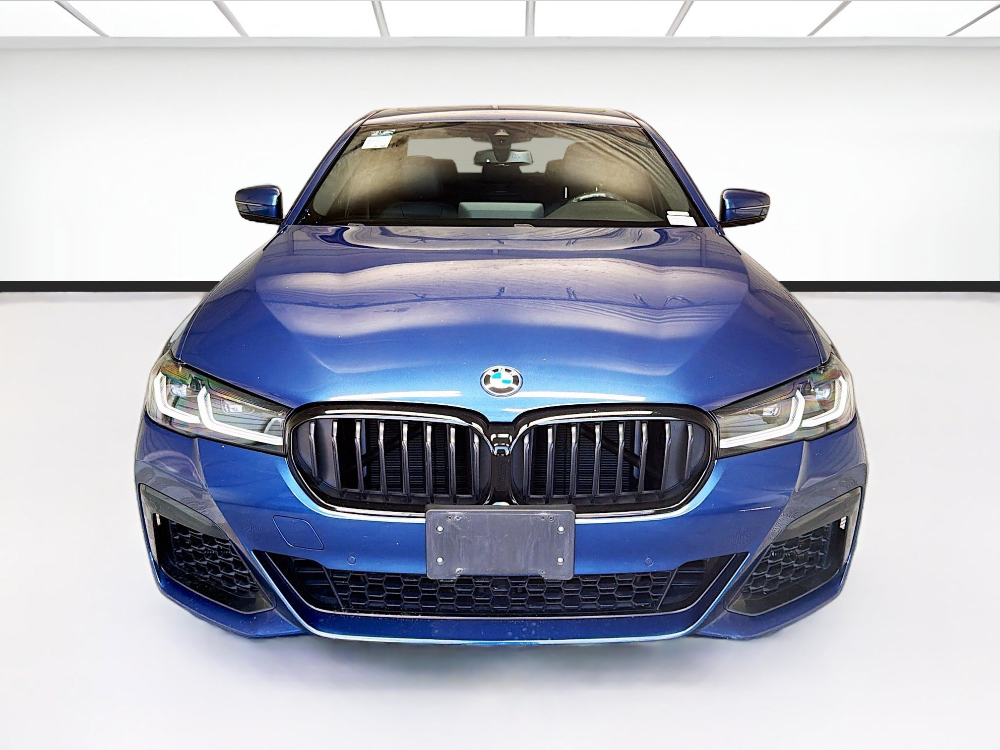 Used 2023 BMW 540i w/ M Sport Package RWD image 2