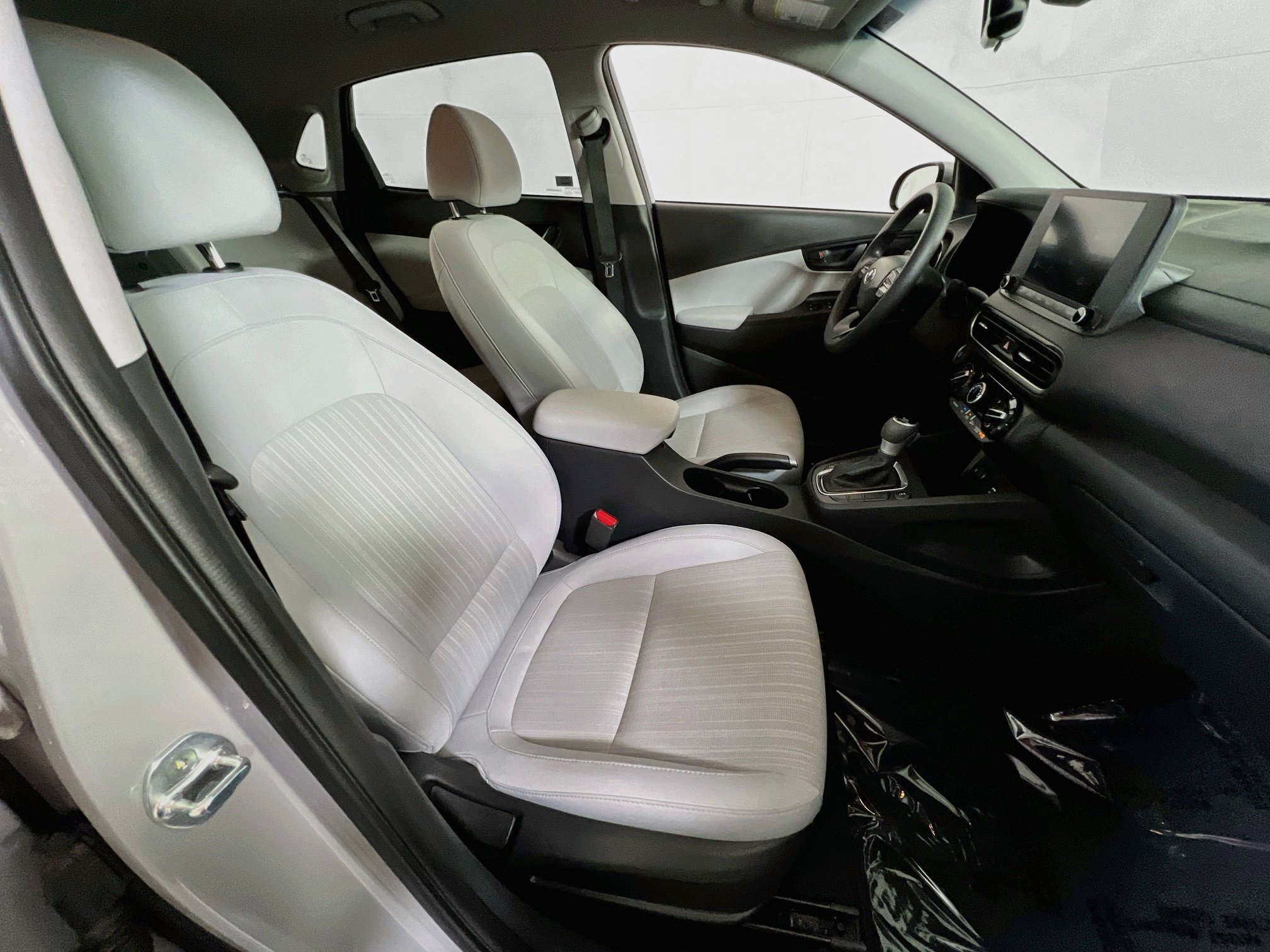 Used 2023 Hyundai Kona SEL AWD/4WD image 25