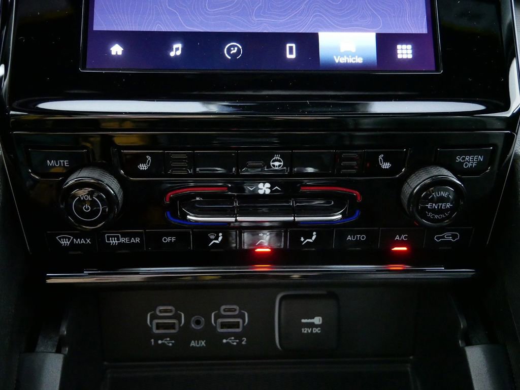 Used 2024 Jeep Grand Cherokee Altitude image 47